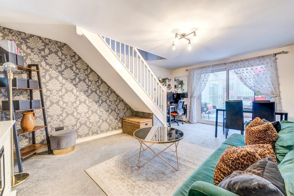 Cormorant Close, St. Mellons, Cardiff. CF3 2 bed terraced house for