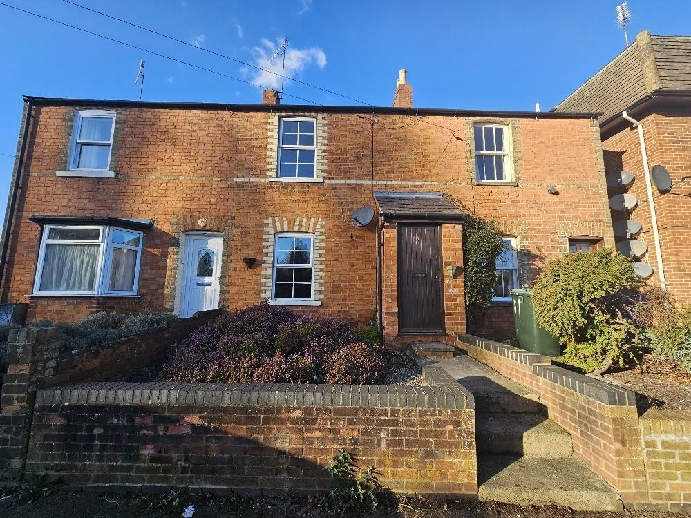 Bath Road 2 bed terraced house to rent £1,200 pcm (£277 pw)