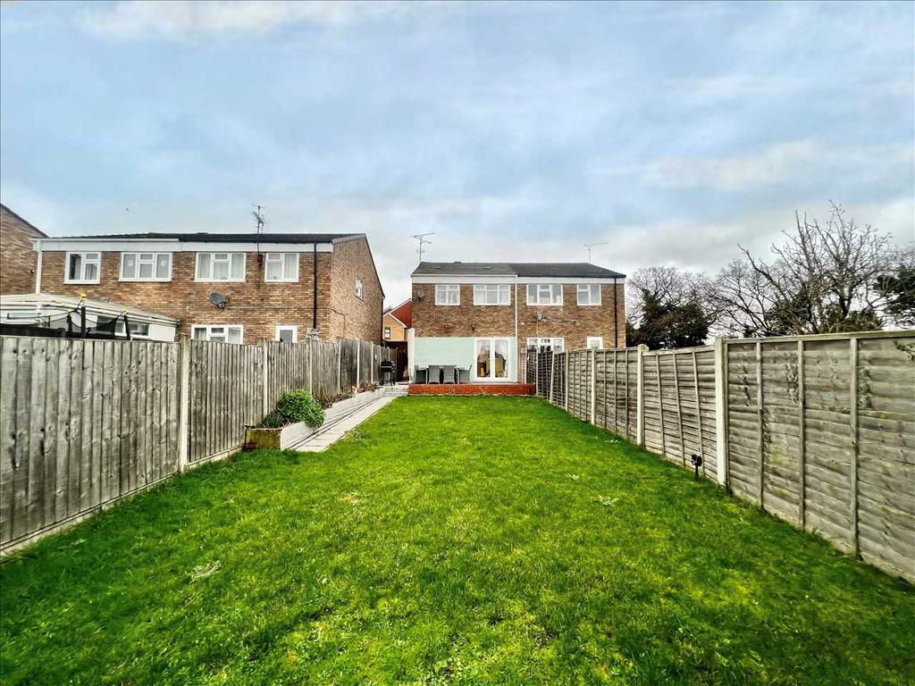 Leigh on Sea SS9 3 bed semidetached house for sale £450,000