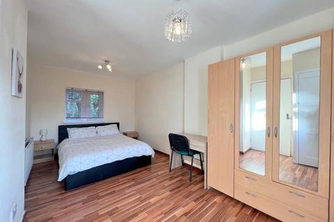 4 bedroom house to rent - Norbroke Street, Shepherds Bush, W12