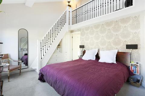 4 bedroom property for sale, Spencer Rise, London