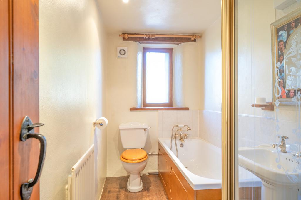 Lower Ground Floor   Bathroom