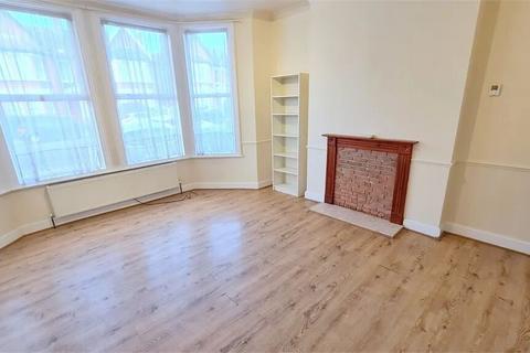 Studio to rent, Bargery Road, Catford , London,