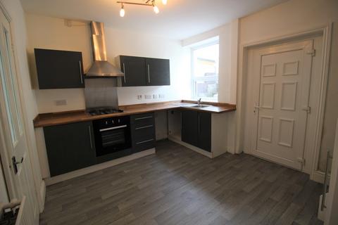 2 bedroom terraced house to rent, Manchester Road, Glossop SK13