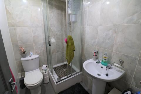 2 bedroom end of terrace house for sale, Victoria Street, Glossop SK13