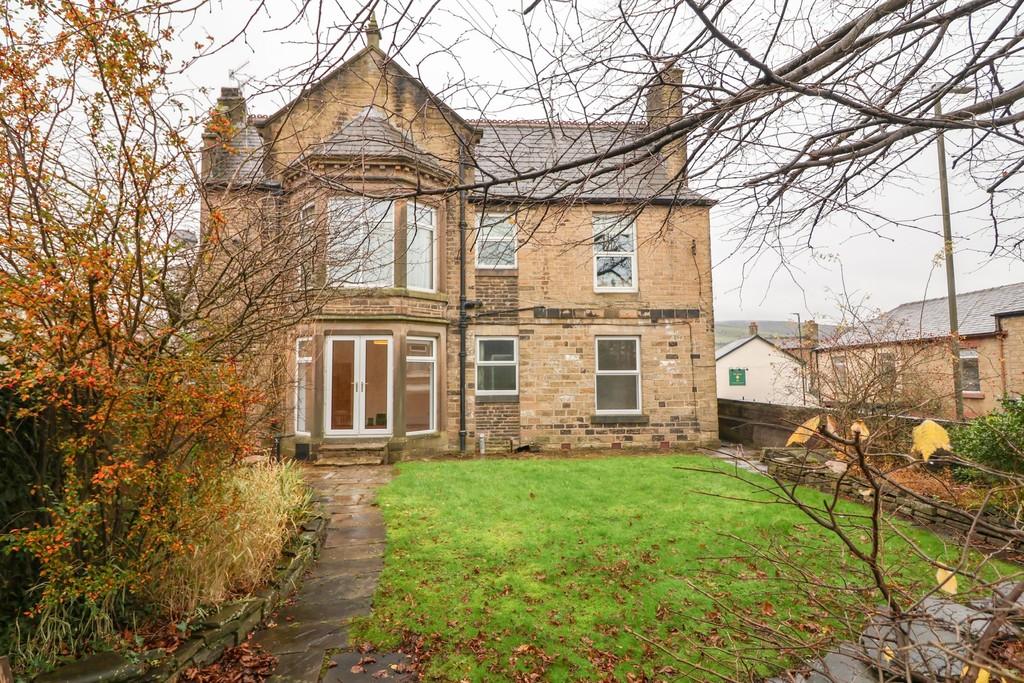 Hollymount, Glossop SK13 1 bed ground floor flat for sale £169,950