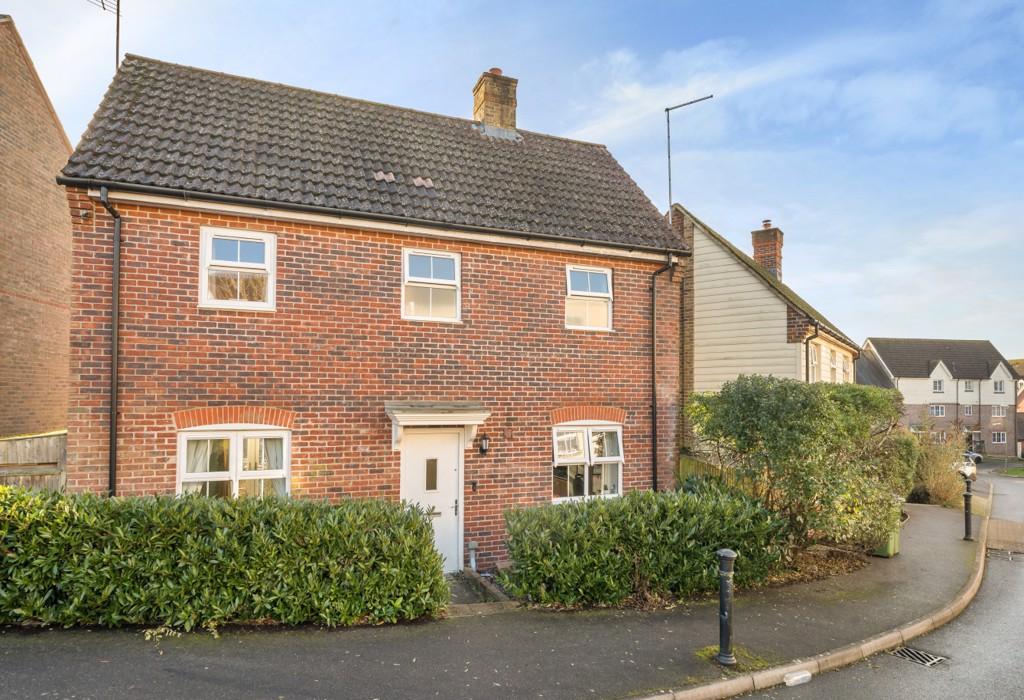 Harwood Close, Codmore Hill, Pulborough, West Sussex 3 bed detached