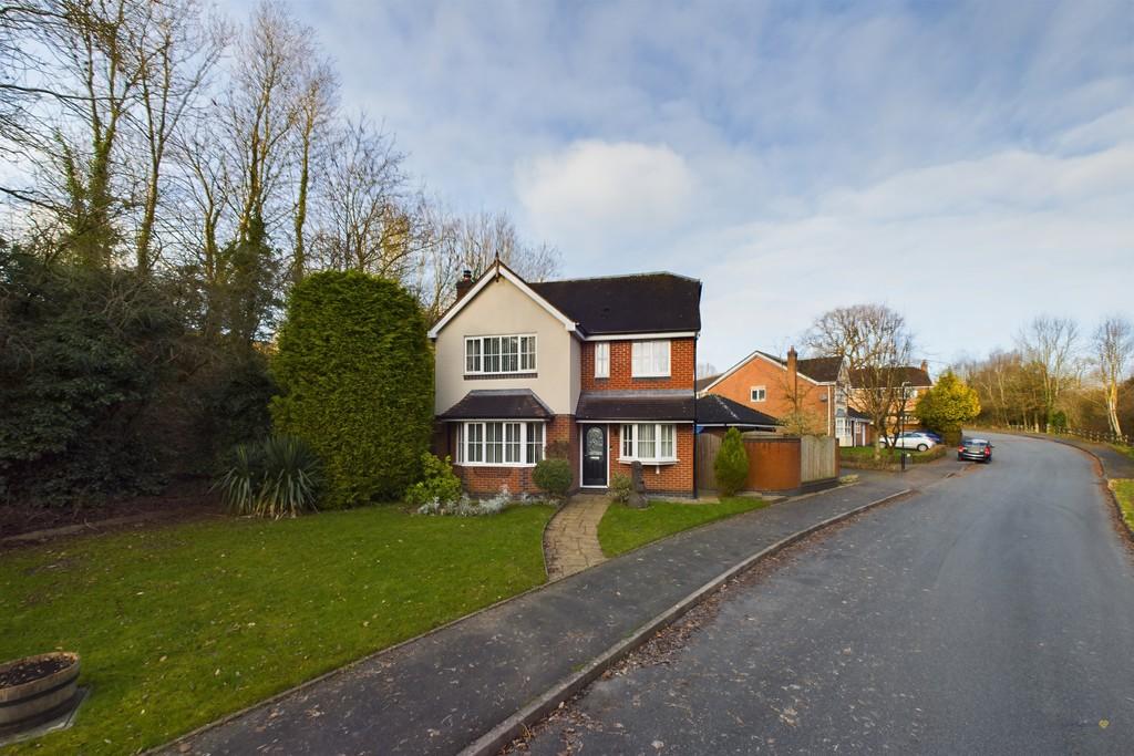 Kingfisher Drive, Colwich, Stafford 4 bed detached house for sale £