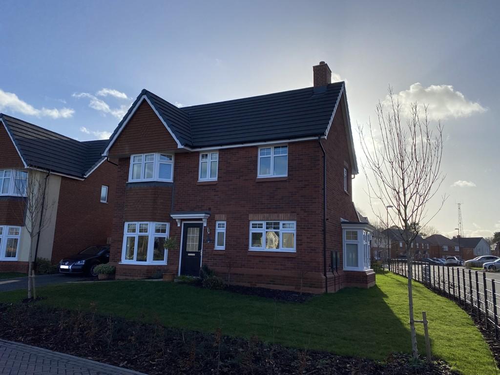 Whitwell Drive, Drakelow 3 bed detached house for sale £375,000