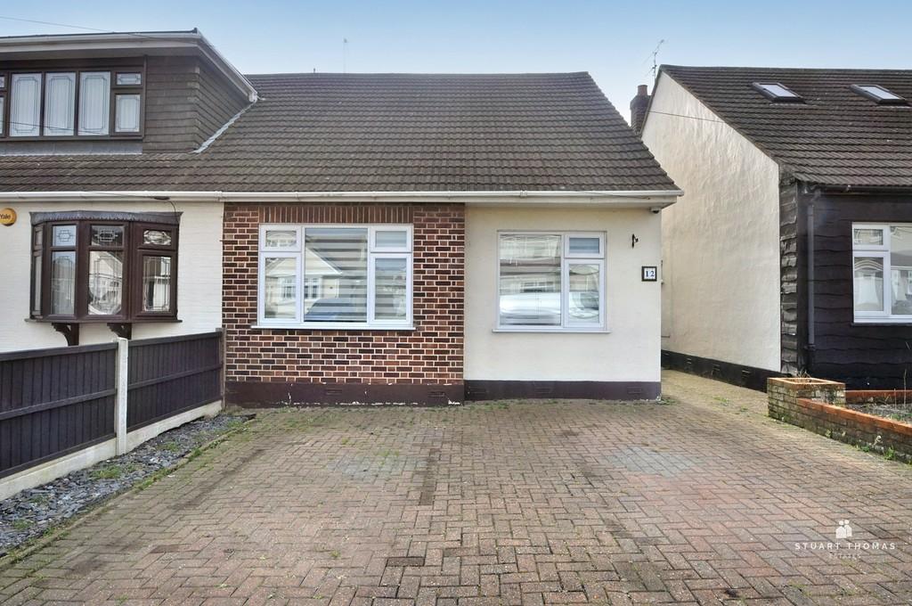 Oakfield Road, Benfleet 2 bed semidetached bungalow for sale £340,000