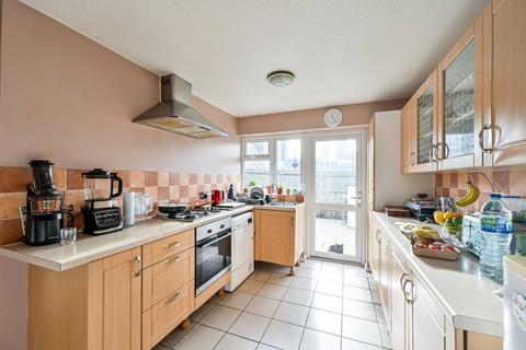 3 bedroom bungalow for sale, Birch Close, E16, Canning Town, London, E16