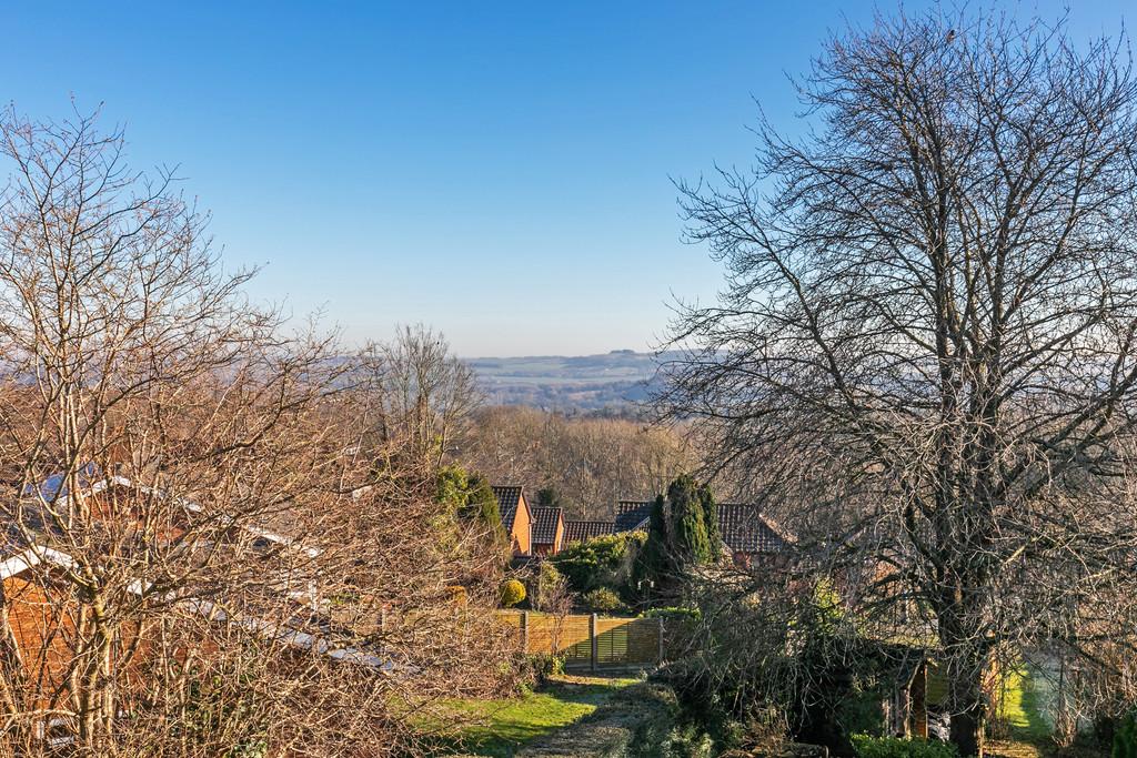 Compton Way, Winchester, SO22 4 bed detached bungalow for sale £650,000