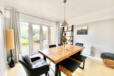 1 Ravenswood, Bexley, DA5 3NN