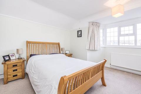 39 Crombie Road, Sidcup, DA15 8AT