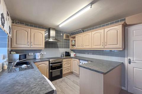 3 bedroom semi-detached house for sale - Fives Grove, Burntwood, WS7 1FN