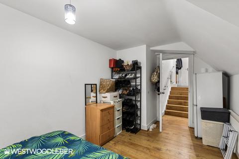 undefined, Brewery Road, Hoddesdon EN11