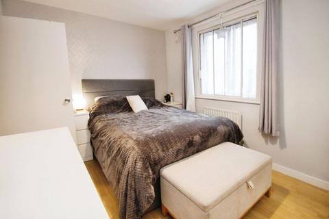 2 bedroom apartment for sale, Hollydale Close, Northolt