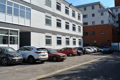 Office to rent, Central Slough