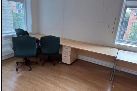 Office to rent, Central Slough