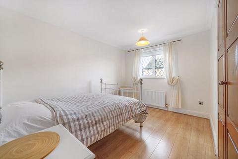 5 Goldfinch Close, Orpington, BR6 6NF