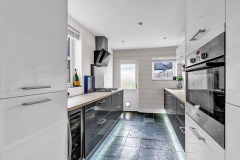 17 Elliott Road, Bromley, BR2 9NT