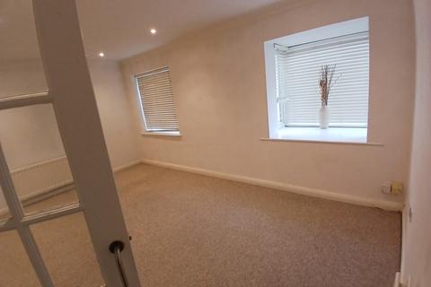 4 bedroom townhouse for sale, St. Aubyns Court, Poole BH15