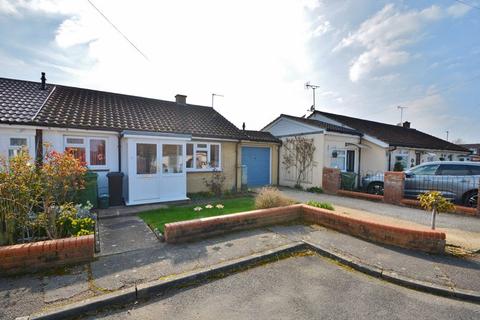 18 Ludsden Grove, Thame, OX9 3BZ