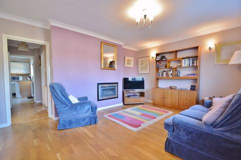 18 Ludsden Grove, Thame, OX9 3BZ