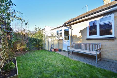 18 Ludsden Grove, Thame, OX9 3BZ