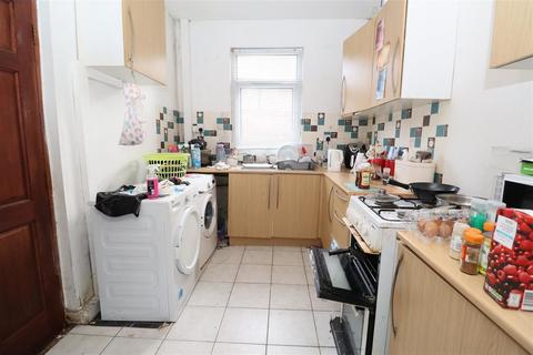 2 bedroom terraced house for sale, Avenue Road, Rotherham S63