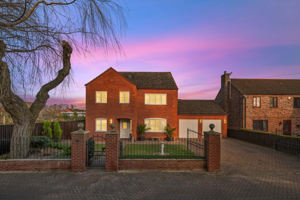 Kingswood Park, Wisbech, Cambs, PE13 2US 5 bed detached house for sale