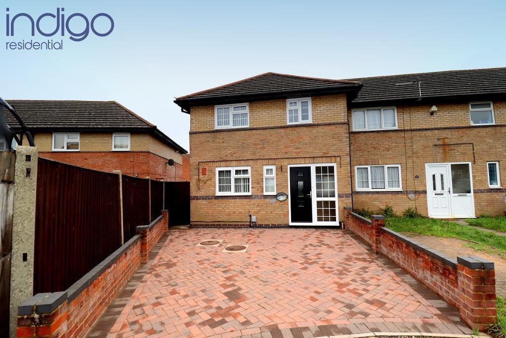 Heacham Close, Birds Estate, Luton, Bedfordshire, LU4 0YJ 3 bed end of
