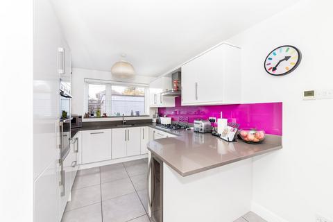 18 Wedgwood Way, London, SE19 3ES