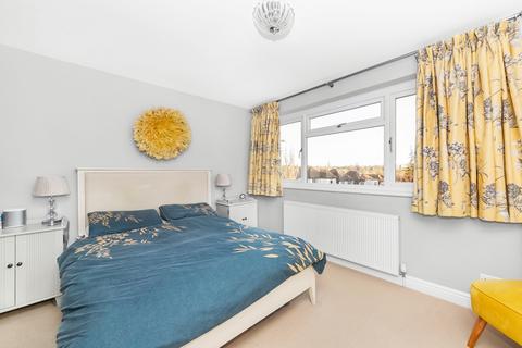 18 Wedgwood Way, London, SE19 3ES