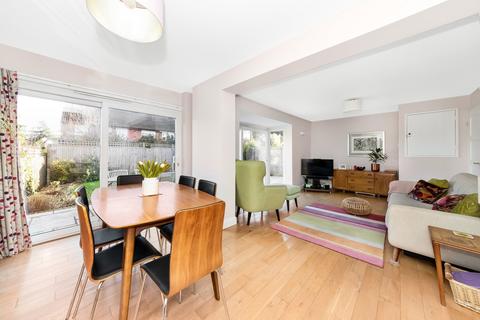 18 Wedgwood Way, London, SE19 3ES