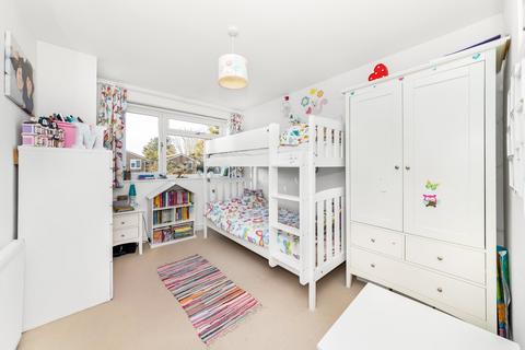 18 Wedgwood Way, London, SE19 3ES