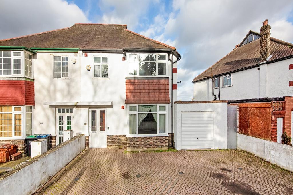 Beulah Hill, London, SE19 4 bed semidetached house £825,000