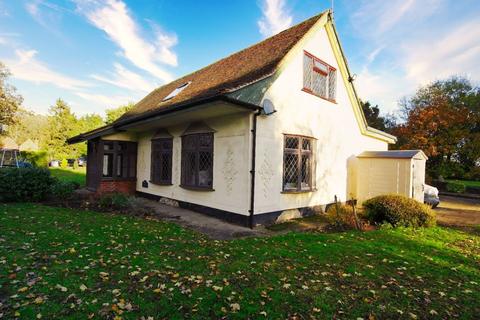 3 bedroom chalet for sale, Franelle House, Church Road, Wickford, Essex