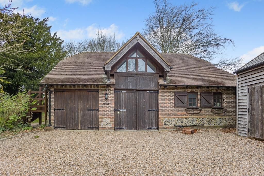Garage/Outbuilding