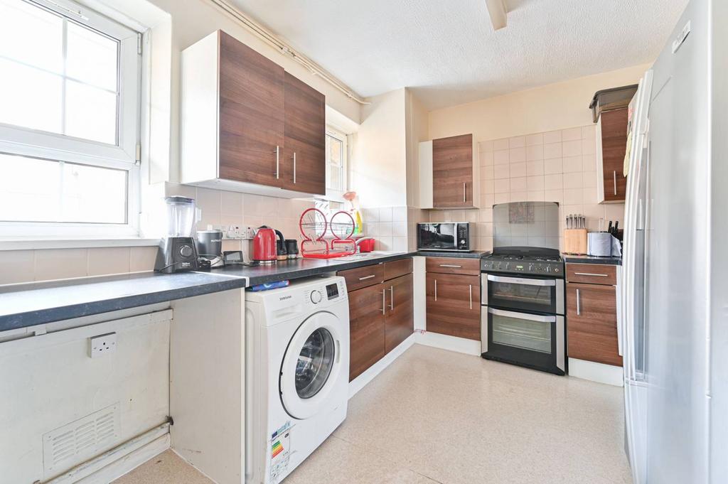 Peckham Hill Street, Peckham, London, SE15 2 bed flat for sale £375,000