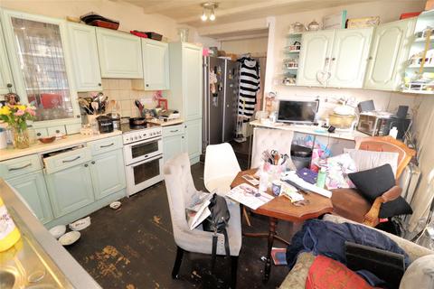 32 Manor Road, Erith, DA8 2AF