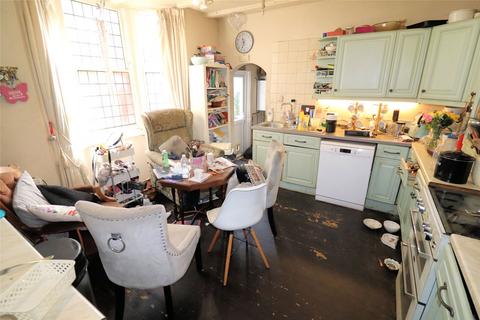 32 Manor Road, Erith, DA8 2AF
