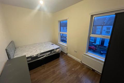 1 bedroom in a house share to rent, Room in shared House - Malvern Road - LU1 1LQ