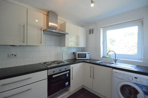 2 bedroom apartment to rent, Romney House, Blewburton Walk, RG12