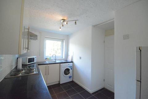 2 bedroom apartment to rent, Romney House, Blewburton Walk, RG12