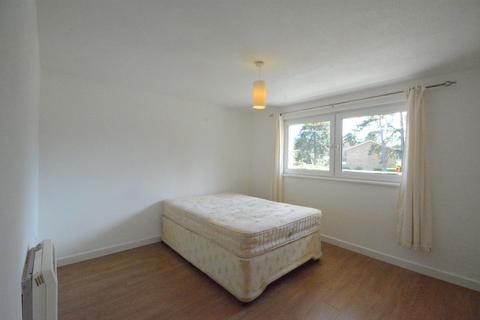 2 bedroom apartment to rent, Romney House, Blewburton Walk, RG12