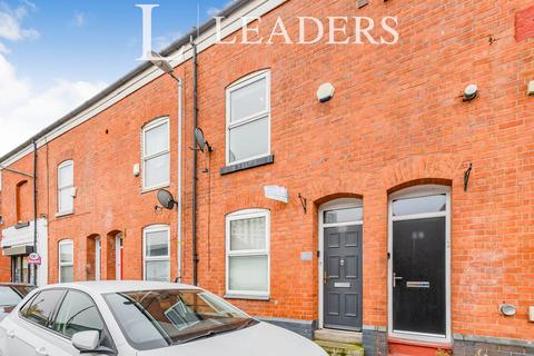 4 bedroom terraced house to rent, Highfield Road, Salford, M6