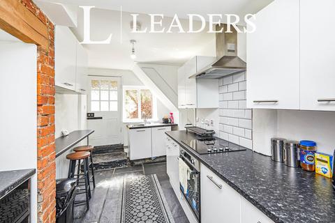 3 bedroom detached house to rent, Church Road, Rolleston On Dove
