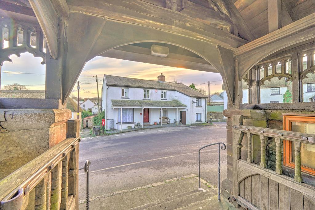 The Village Shoppe, Atherington 4 bed detached house £235,000