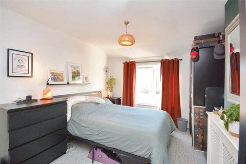 49 Kirkstall Mount, Leeds, LS5 3DP